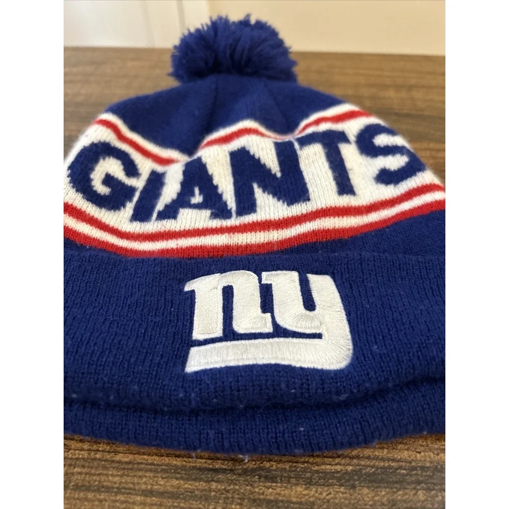 New York Giants Beanie Adult Blue One‎ Size Cuffed NFL Team Apparel With Pom